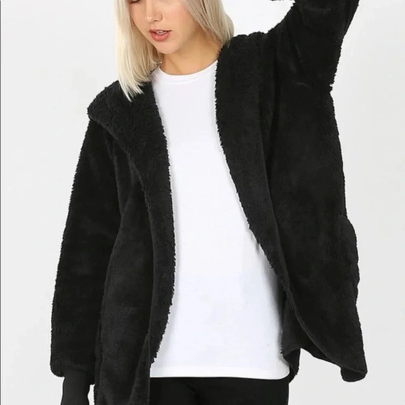 NWT Boutique Faux fur hooded jacket- cream winter cozy - Picture 3 of 3